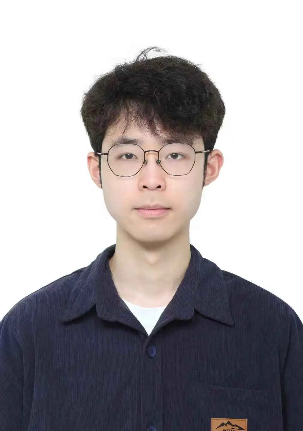 侯弋凡
